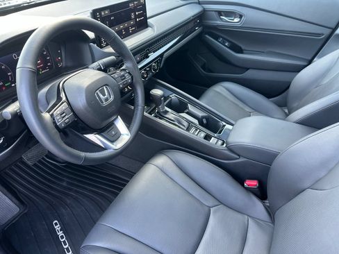 Used 2025 Honda Accord Touring image 10
