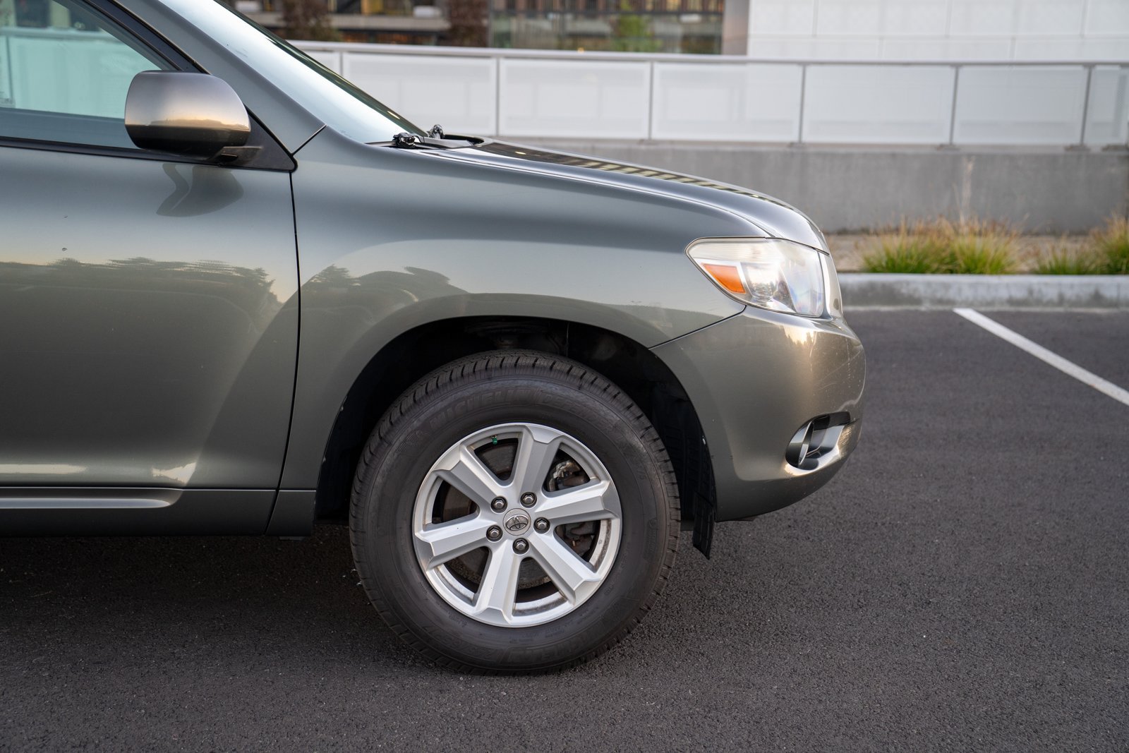 Used 2010 Toyota Highlander SE AWD/4WD image 9