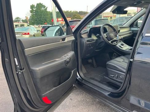 Used 2025 Hyundai Palisade SEL FWD image 4