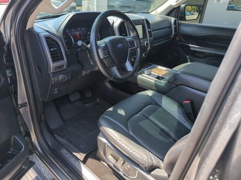 Used 2020 Ford Expedition Platinum image 11