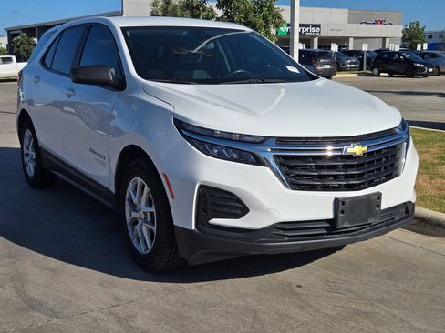 Used 2022 Chevrolet Equinox LS w/ LS Convenience Package FWD image 1