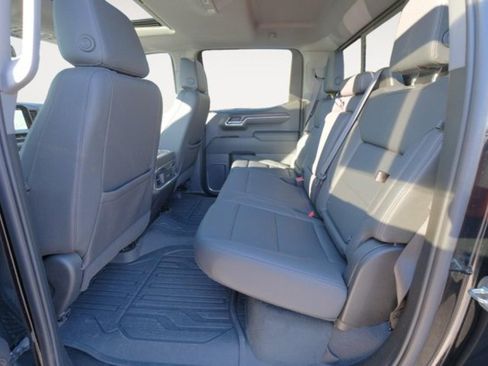 Used 2023 GMC Sierra 1500 SLT w/ SLT Premium Plus Package AWD/4WD image 13