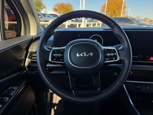 Certified 2025 Kia Carnival SX w/ SX Dark Edition Package image 22