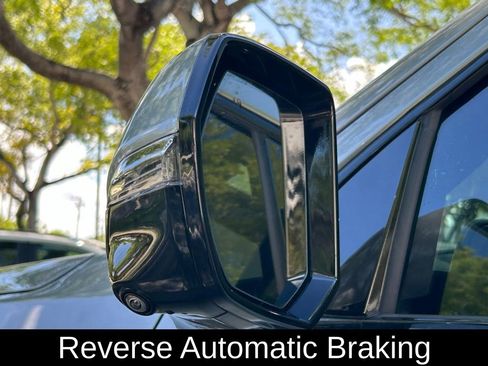 Used 2024 Cadillac Escalade Sport Platinum w/ LPO, ONYX Package AWD/4WD image 32