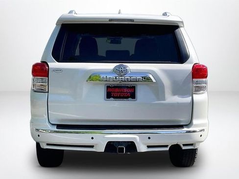 Used 2011 Toyota 4Runner SR5 w/ Convenience Pkg RWD image 4