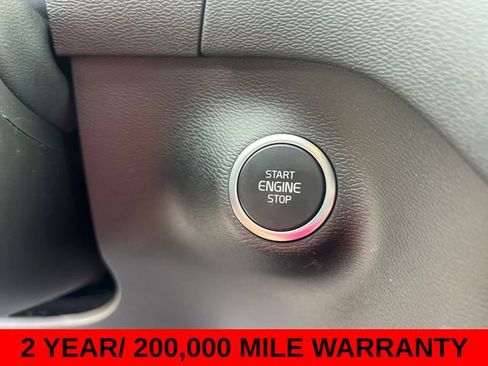 Used 2023 Volvo XC40 B5 Ultimate image 18