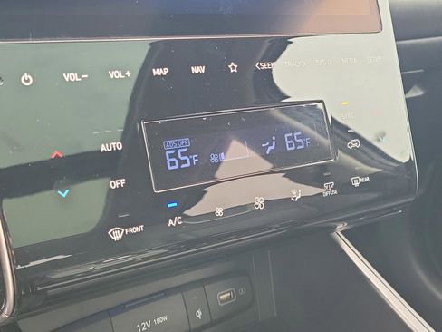 Used 2024 Hyundai Tucson Limited image 31