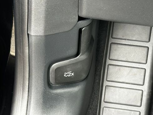 Used 2023 Ford Escape SE image 57