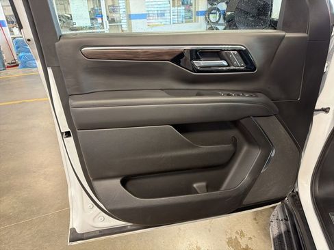 Used 2025 Chevrolet Tahoe LT AWD/4WD image 25