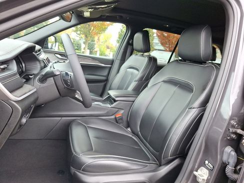 Used 2024 Jeep Grand Cherokee Limited 4xe AWD/4WD image 24