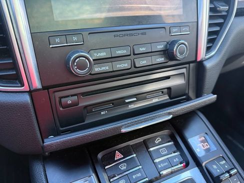 Used 2017 Porsche Macan S AWD/4WD image 14