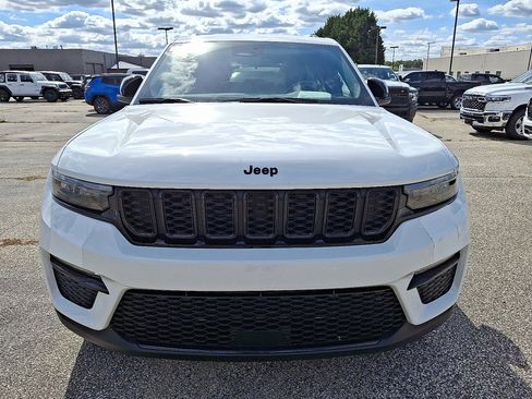 New 2025 Jeep Grand Cherokee Limited image 2