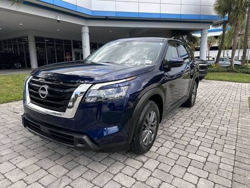 Used 2025 Nissan Pathfinder SV FWD image 20