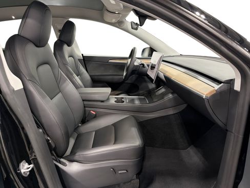 Certified 2023 Tesla Model Y Long Range AWD/4WD image 13