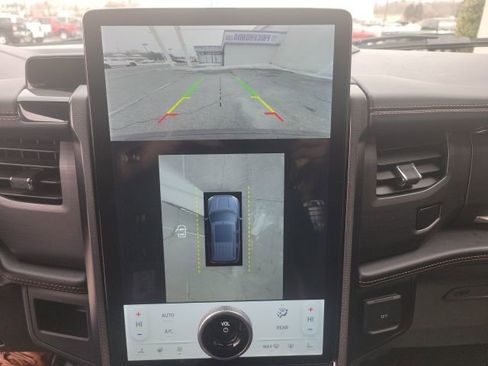 Used 2023 Ford Expedition Platinum image 21