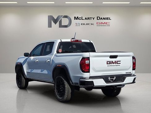 New 2026 GMC Canyon Elevation w/ Convenience Package image 4