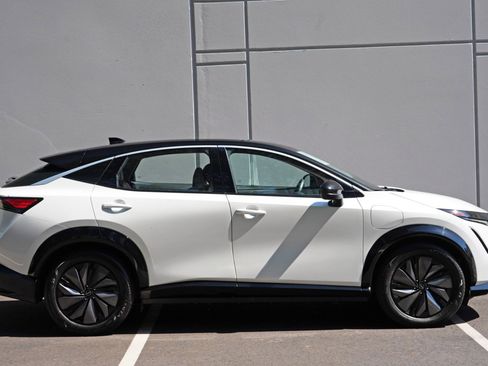 Used 2024 Nissan Ariya FWD image 48