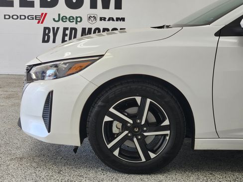 Used 2025 Nissan Sentra SV FWD image 6
