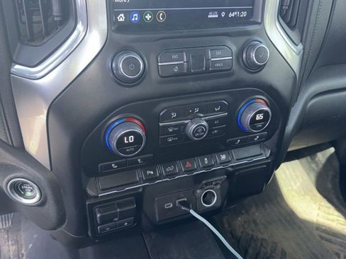 Used 2020 Chevrolet Silverado 2500 LT w/ Convenience Package image 4