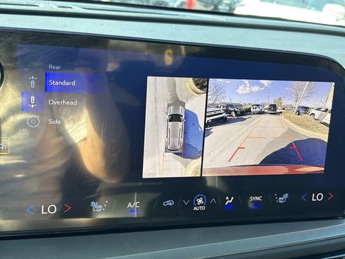 Certified 2024 Chevrolet Traverse LT image 17