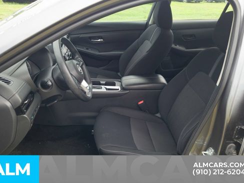 Used 2024 Nissan Sentra SV FWD image 7