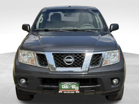Used 2013 Nissan Frontier SV w/ SV Value Truck Pkg AWD/4WD image 2