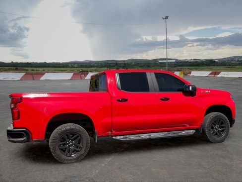 Used 2019 Chevrolet Silverado 1500 LT Trail Boss AWD/4WD image 3