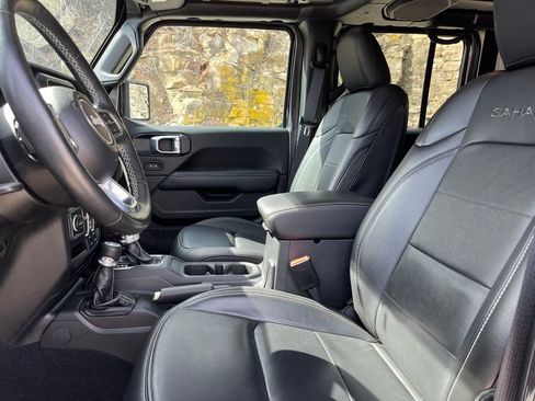 Used 2023 Jeep Wrangler Unlimited Sahara w/ Cold Weather Group image 18