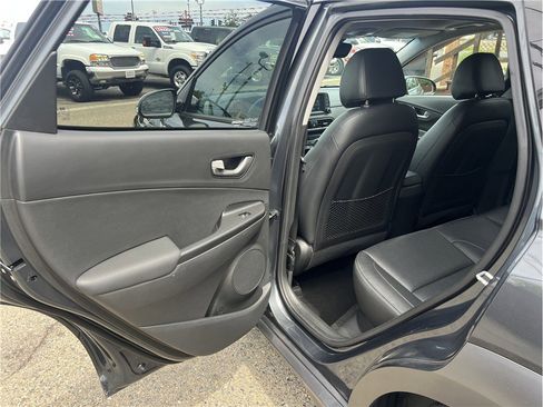 Used 2021 Hyundai Kona Limited FWD image 10