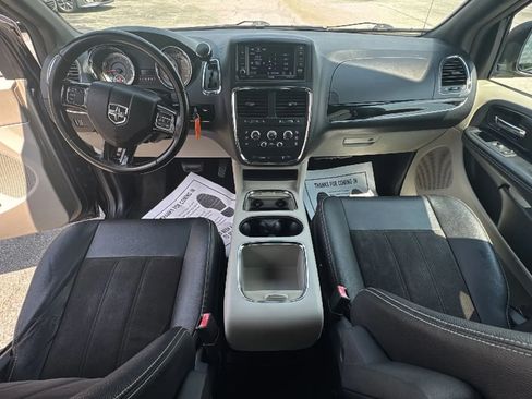 Used 2020 Dodge Grand Caravan SXT FWD image 22