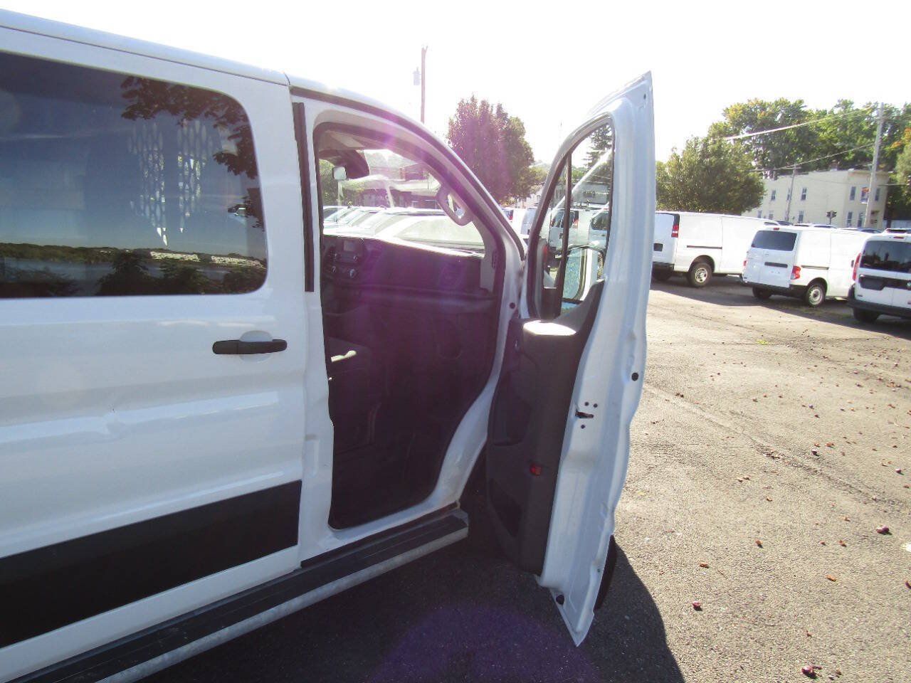 Used 2025 Ford Transit 250 Low Roof w/ Exterior Upgrade Package RWD image 26