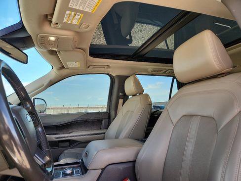Used 2021 Ford Expedition Max Limited image 11