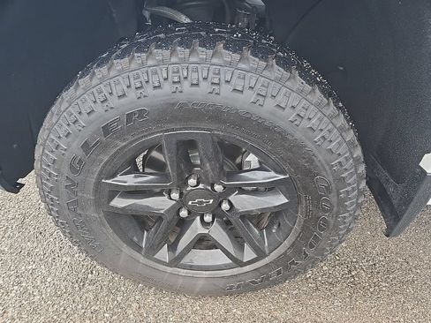 Used 2019 Chevrolet Silverado 1500 LT Trail Boss AWD/4WD image 12