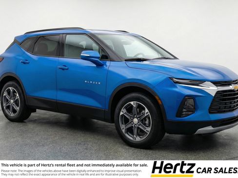 Used 2025 Chevrolet Blazer LT image 1