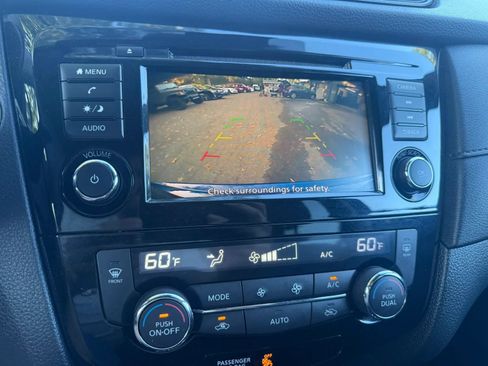 Used 2020 Nissan Rogue SV AWD/4WD image 18