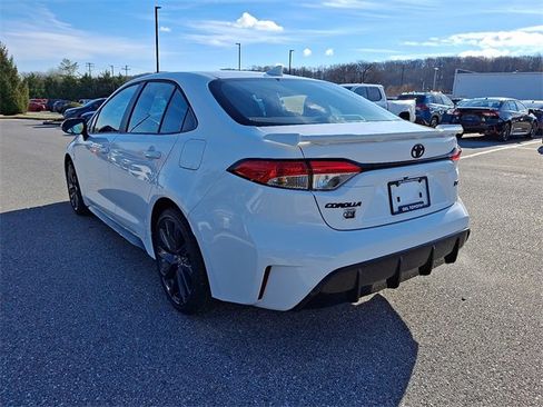 New 2026 Toyota Corolla SE image 3