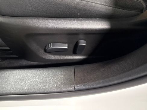 Used 2025 Nissan Altima 2.5 SV FWD image 21