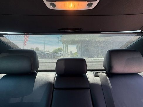 Used 2010 Mercedes-Benz E 550 4MATIC Sedan image 12