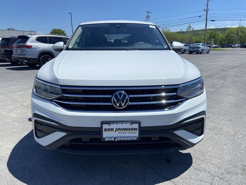 Used 2022 Volkswagen Tiguan SE w/ Panoramic Sunroof Package AWD/4WD image 2