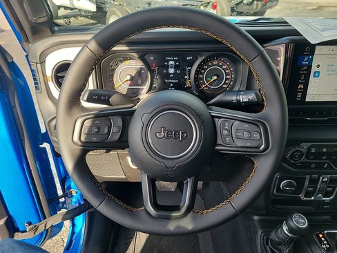 New 2025 Jeep Gladiator Sport image 32