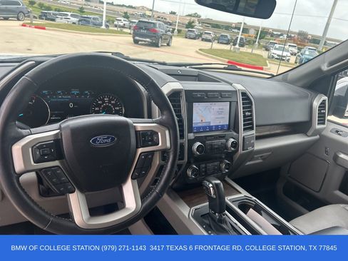 Used 2019 Ford F150 Lariat w/ Equipment Group 502A Luxury AWD/4WD image 4