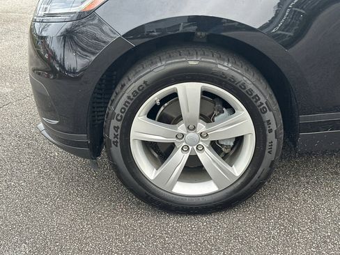 Used 2019 Land Rover Range Rover Velar S image 11