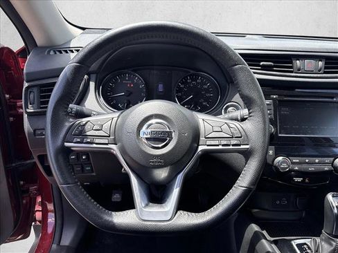 Used 2019 Nissan Rogue SV FWD image 26