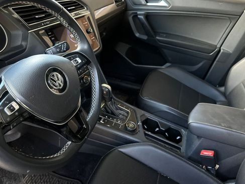 Used 2021 Volkswagen Tiguan SE w/ Panoramic Sunroof Package AWD/4WD image 14
