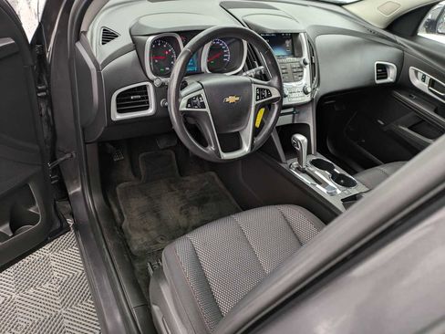 Used 2015 Chevrolet Equinox LT image 2