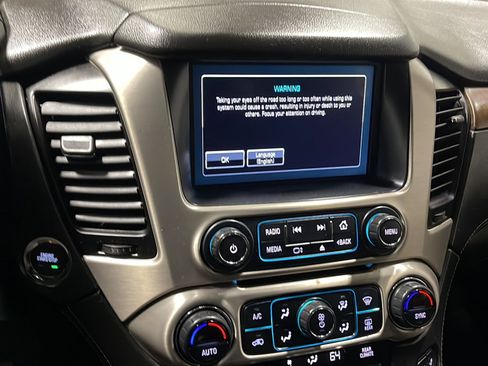 Used 2019 GMC Yukon XL Denali w/ Denali Ultimate Package AWD/4WD image 8