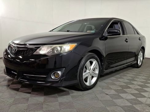 Used 2014 Toyota Camry SE FWD image 6