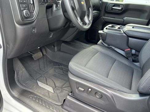 Used 2024 Chevrolet Silverado 1500 Custom image 10