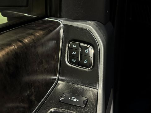 Used 2024 Ford F250 Lariat w/ FX4 Off-Road Package AWD/4WD image 30