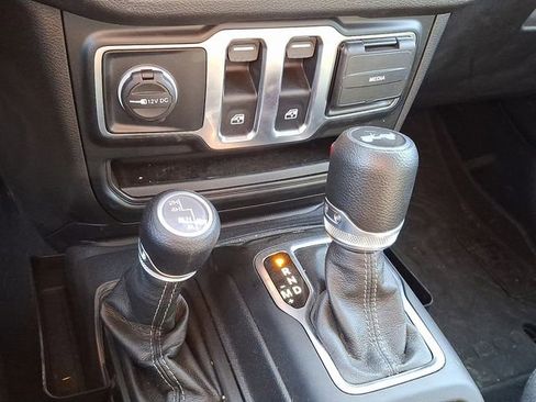 Used 2024 Jeep Wrangler Sport S image 17